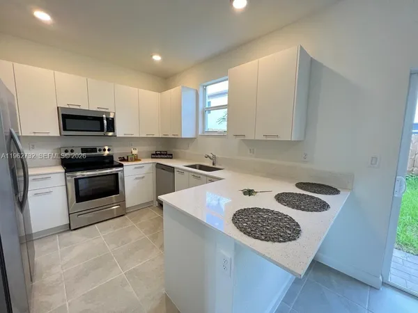 $3,200 | 12612 Northwest 23rd Place, Unit 12612, Miami, FL 33167