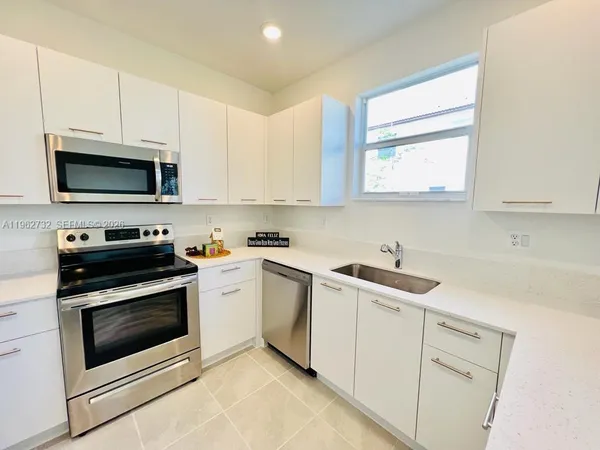 $3,200 | 12612 Northwest 23rd Place, Unit 12612, Miami, FL 33167
