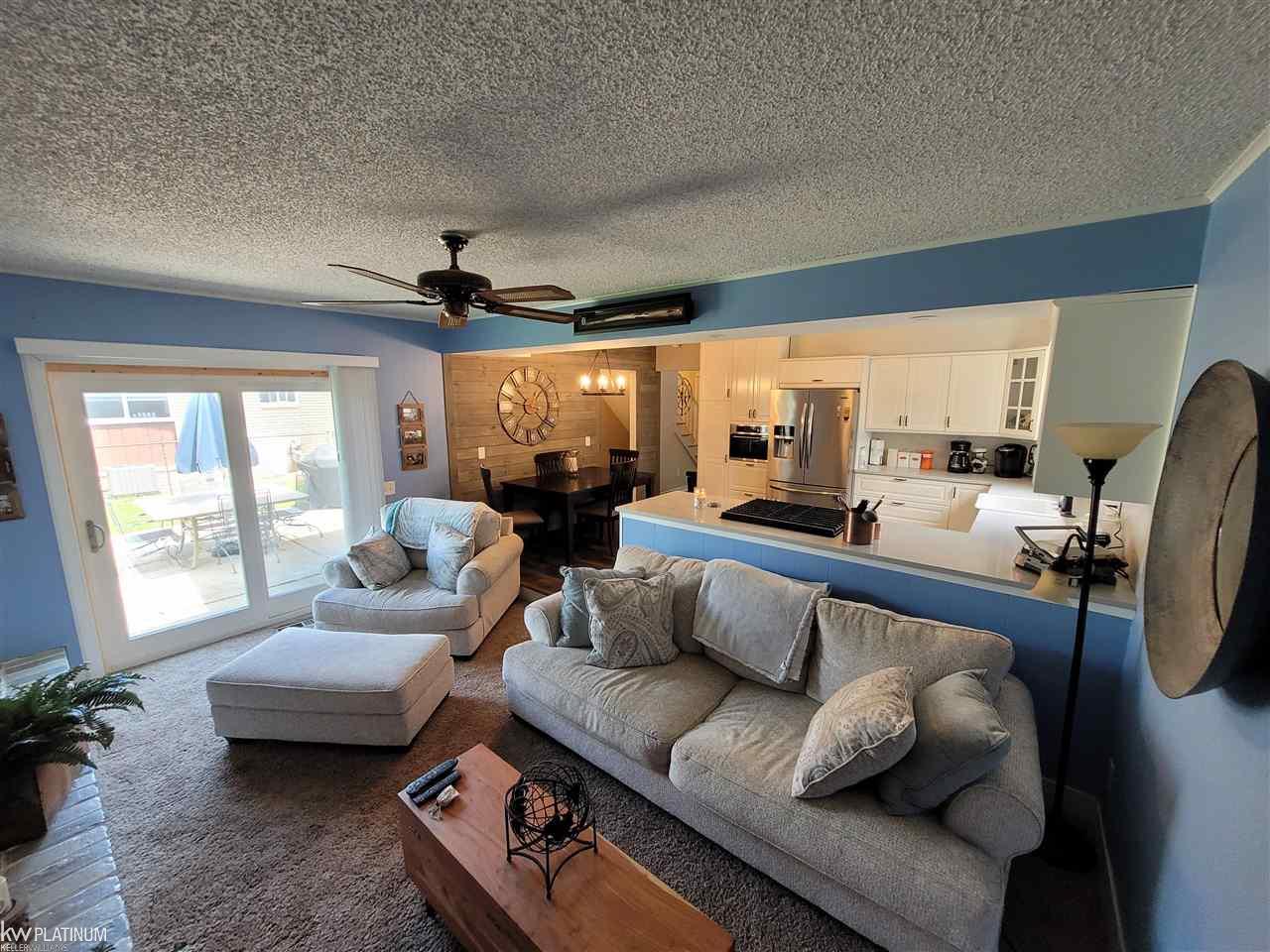 4794 Hillcrest Road Trenton, MI 48183 - Photo 14 of 33 50077142-13.JPG
