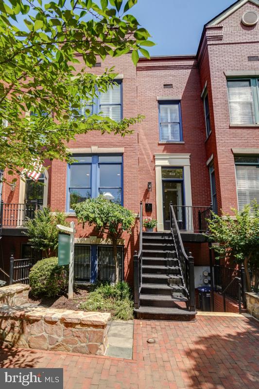 812 Constitution Avenue Northeast Washington, DC 20002 - Photo 2 of 46