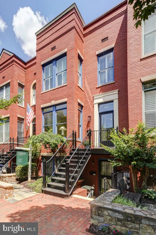 812 Constitution Avenue Northeast Washington, DC 20002 - Photo 3 of 46