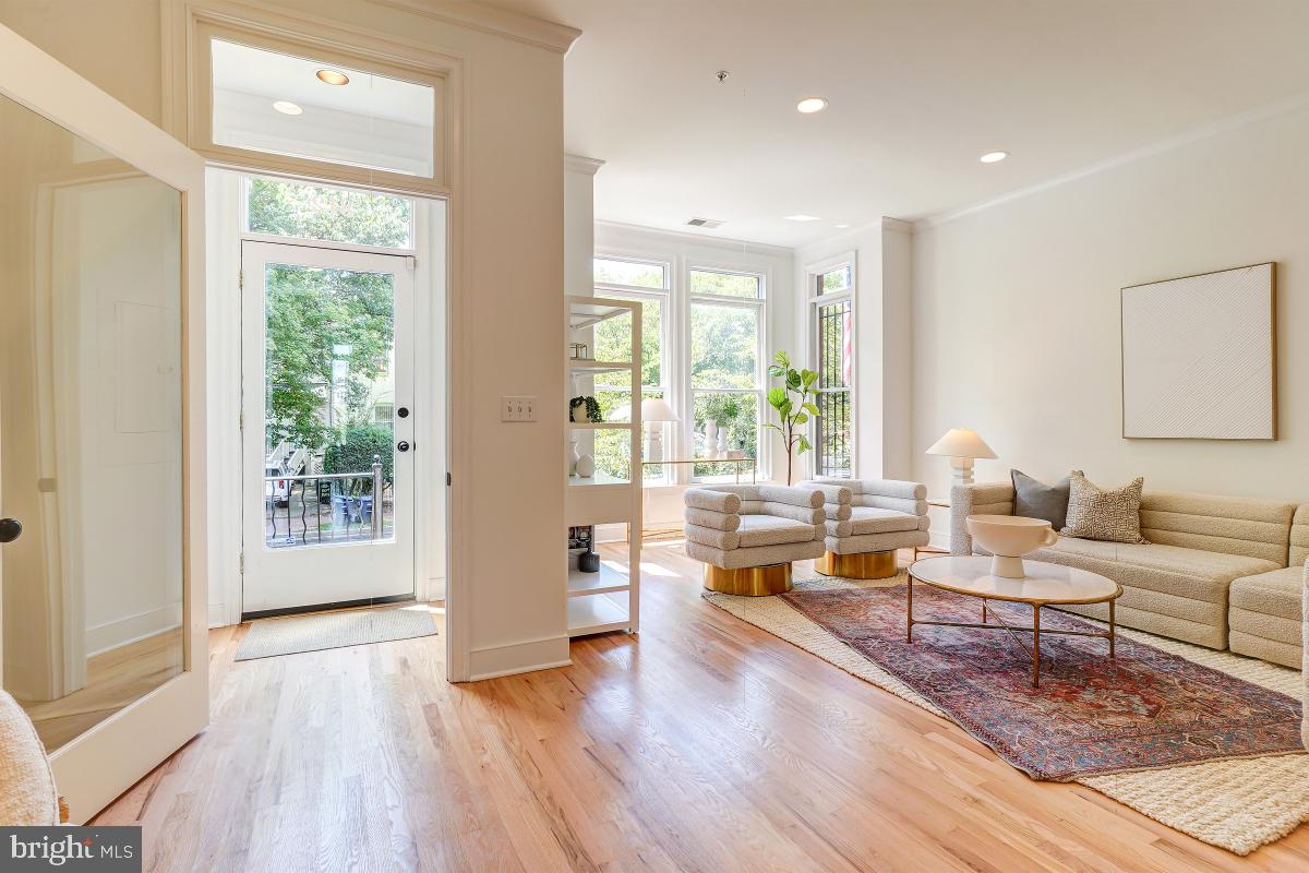 812 Constitution Avenue Northeast Washington, DC 20002 - Photo 4 of 46
