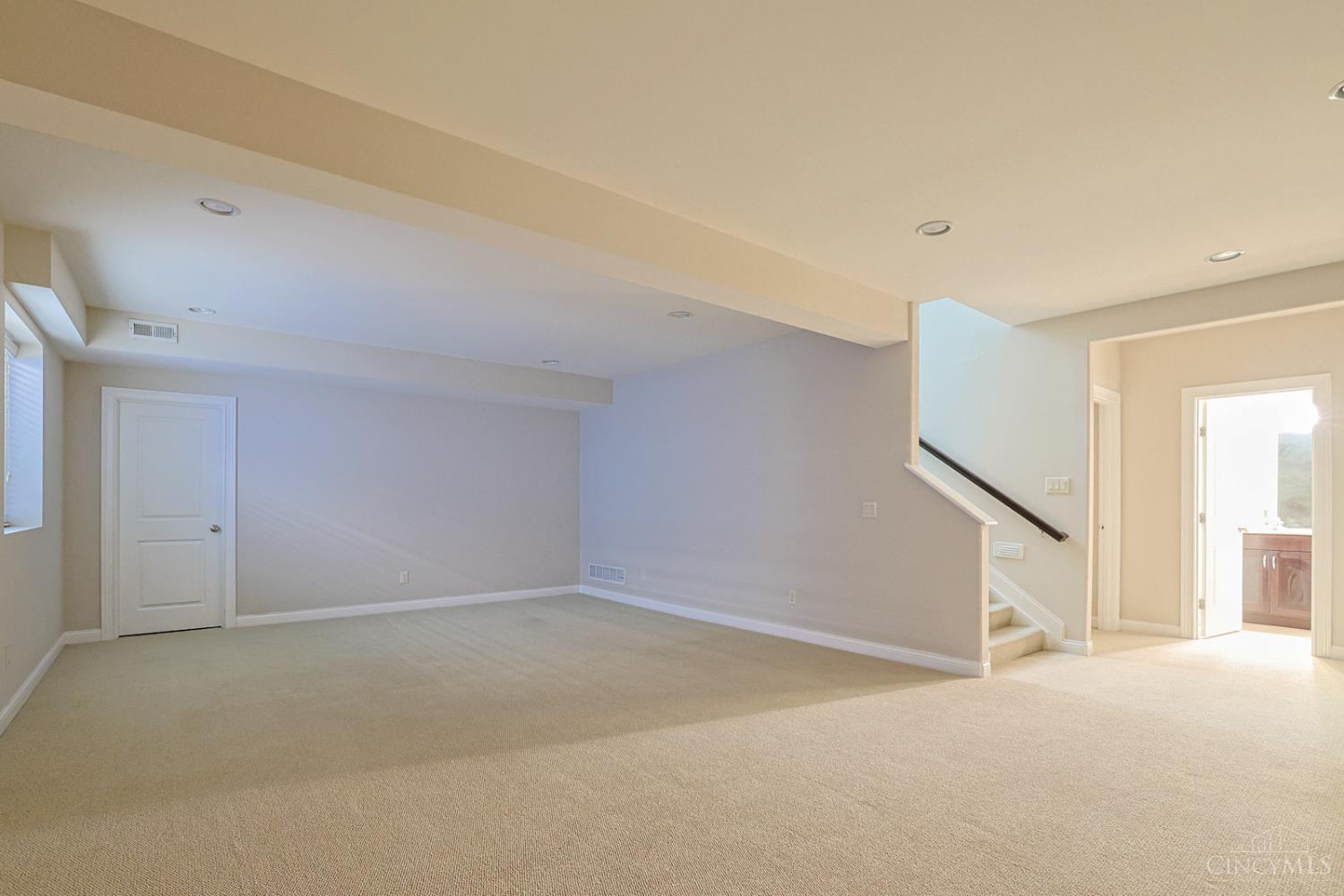 8731 Kenwood Road Cincinnati, OH 45242 - Photo 42 of 73