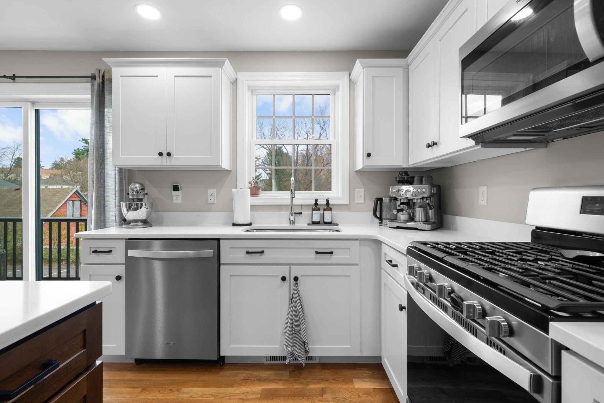 30 Brook Street, Unit 5 Derry, NH 03038 - Photo 11 of 40