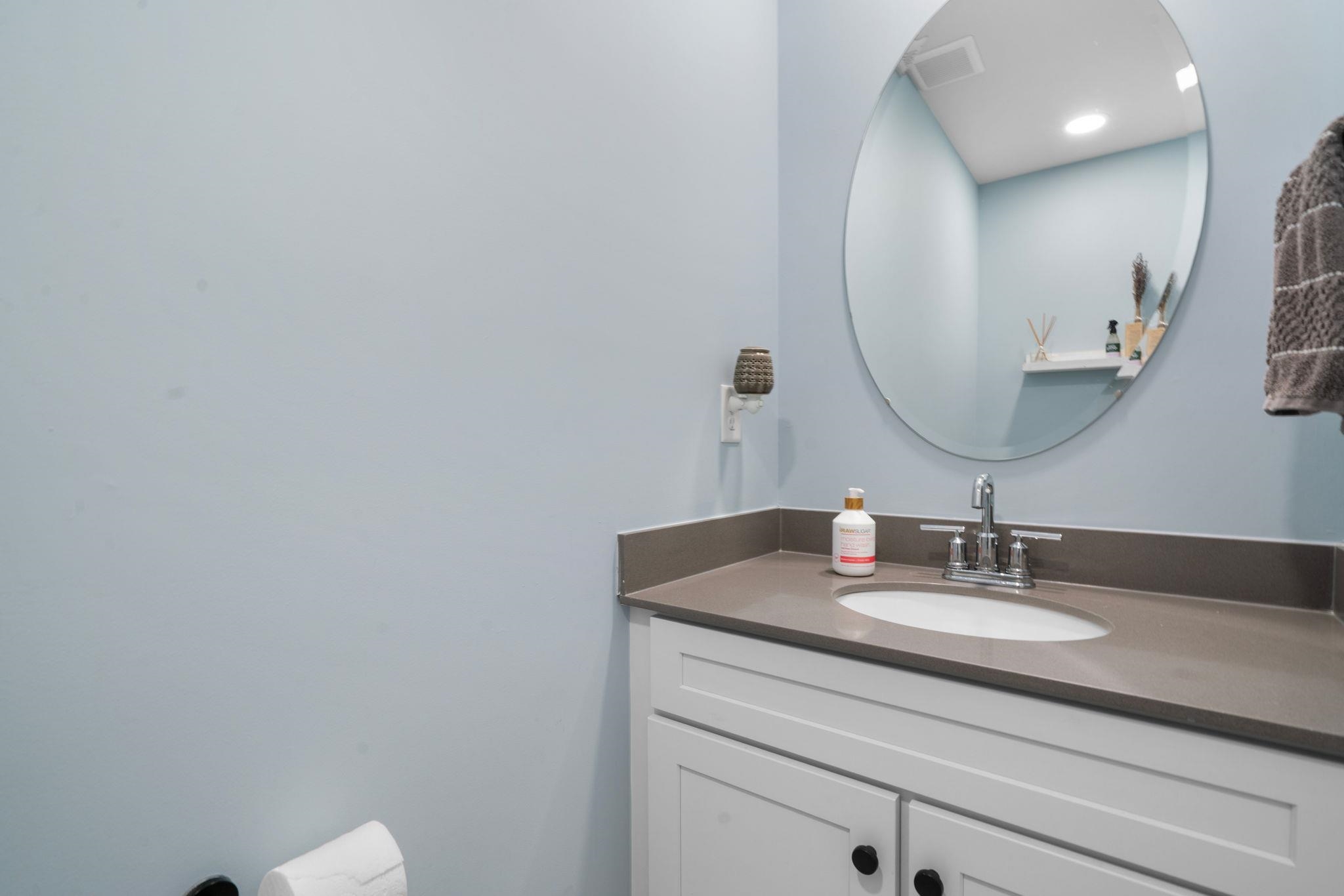 30 Brook Street, Unit 5 Derry, NH 03038 - Photo 16 of 40