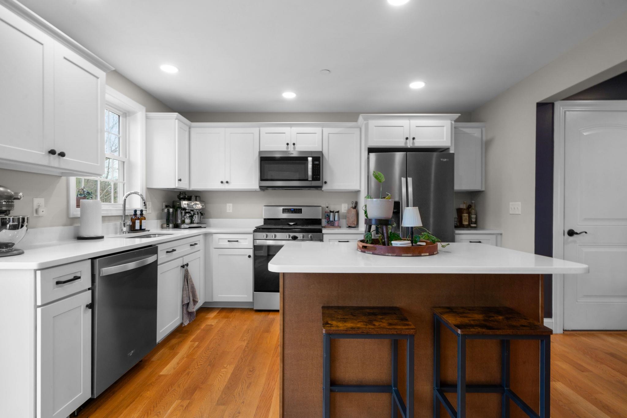 30 Brook Street, Unit 5 Derry, NH 03038 - Photo 2 of 40