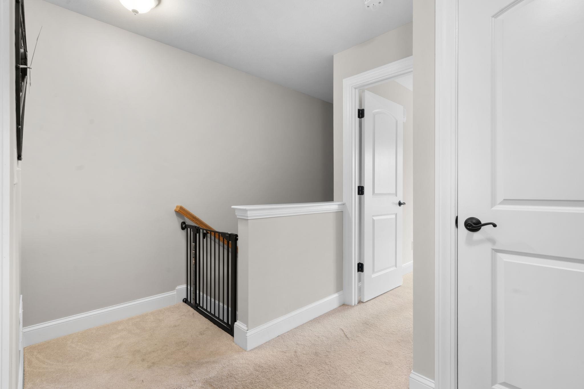 30 Brook Street, Unit 5 Derry, NH 03038 - Photo 29 of 40