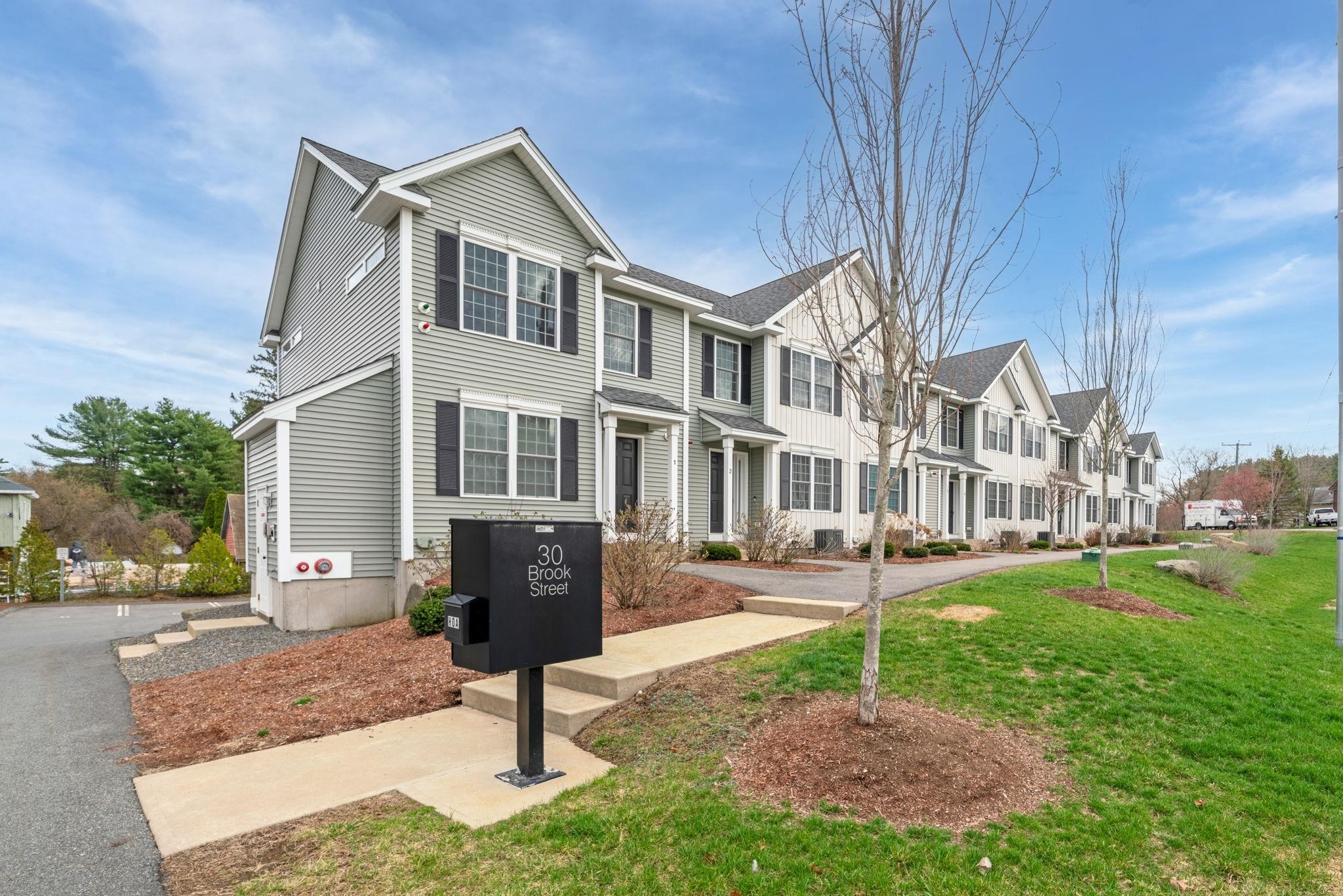 30 Brook Street, Unit 5 Derry, NH 03038 - Photo 32 of 40