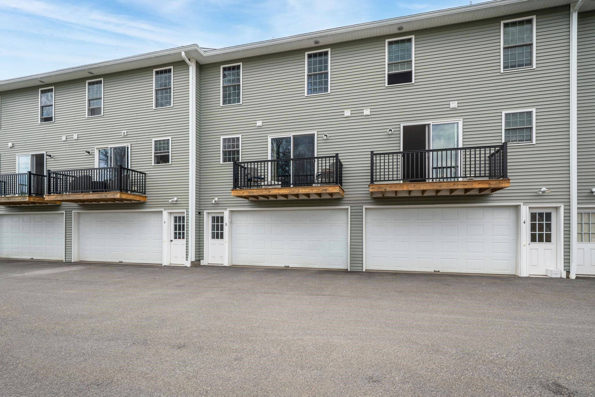 30 Brook Street, Unit 5 Derry, NH 03038 - Photo 35 of 40