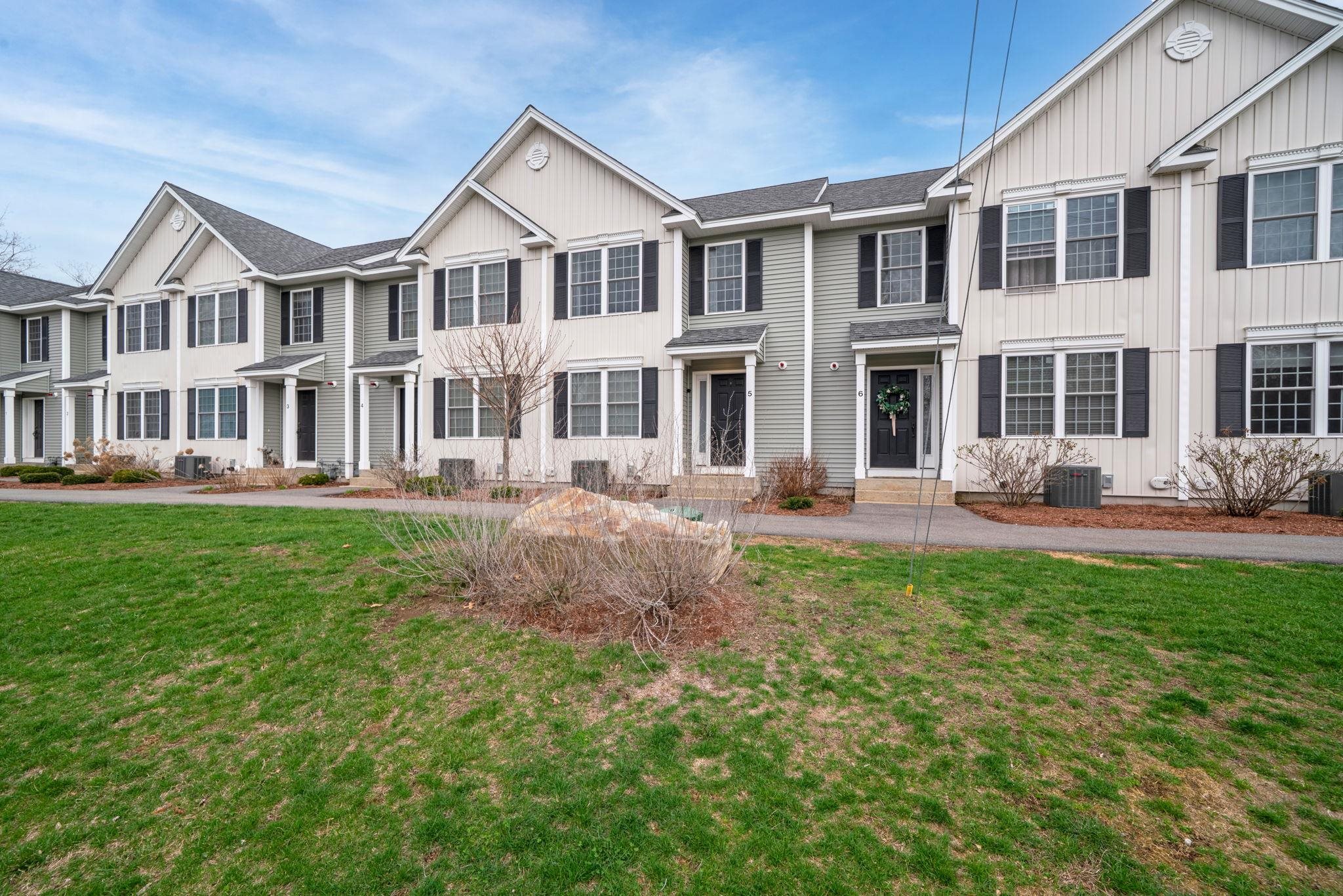 30 Brook Street, Unit 5 Derry, NH 03038 - Photo 8 of 40