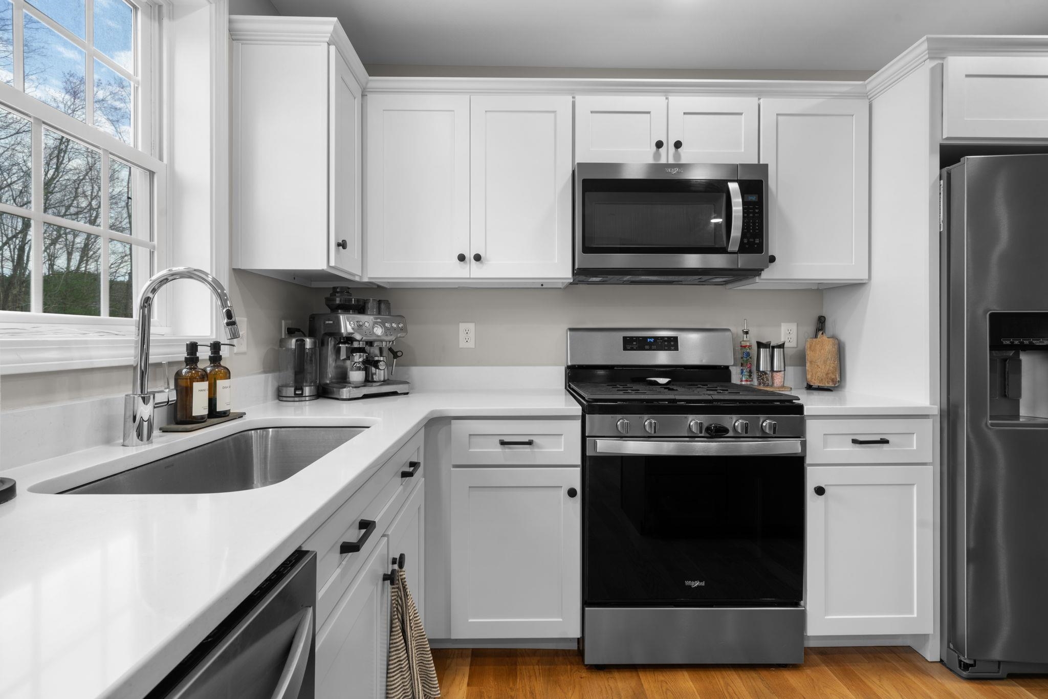 30 Brook Street, Unit 5 Derry, NH 03038 - Photo 10 of 40