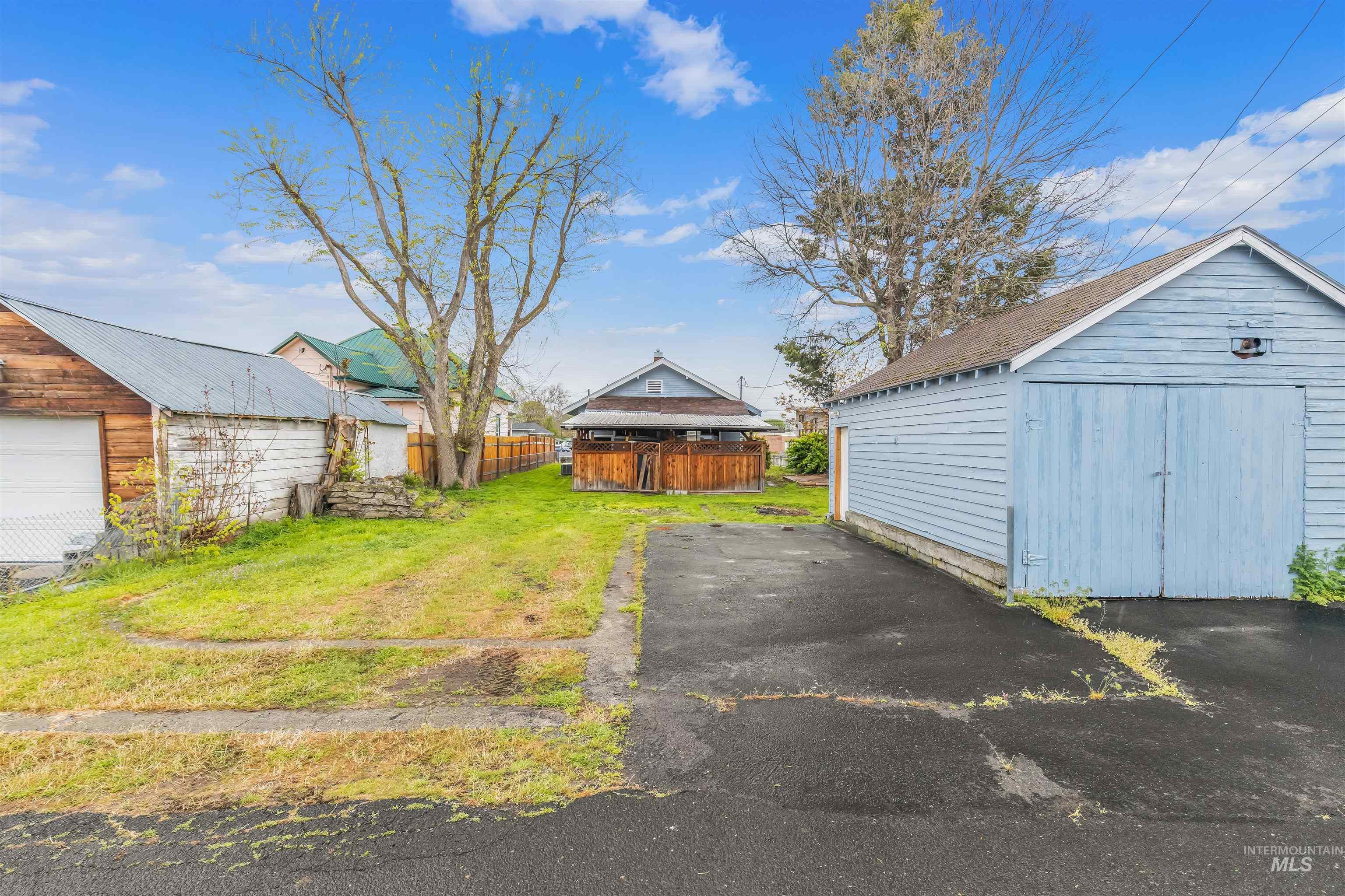 716 7th Street Clarkston, WA 99403 - Photo 33 of 38 View of yard with a storage shed