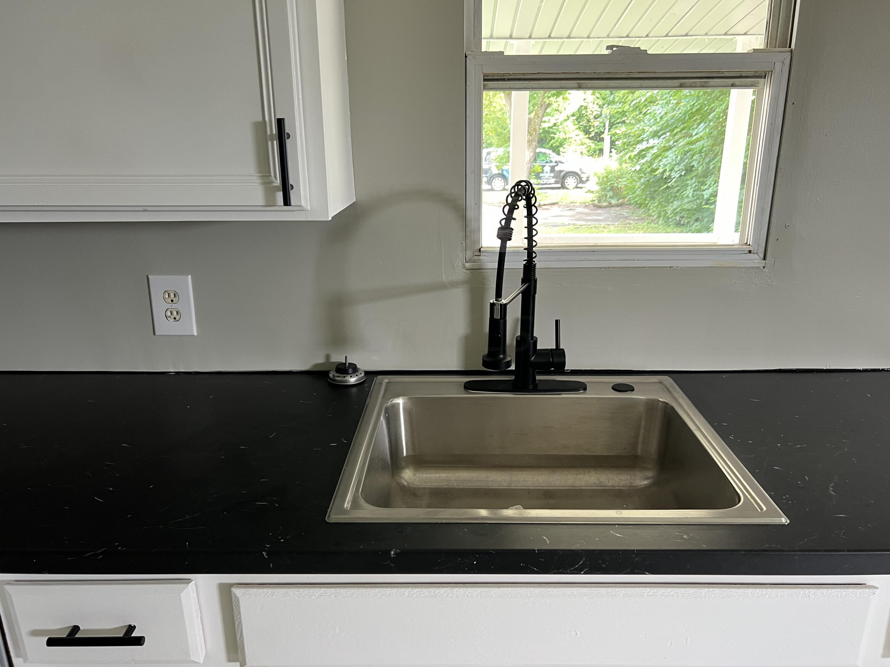 2570 Lockbourne Road Columbus, OH 43207 - Photo 19 of 25 IMG_6782 4