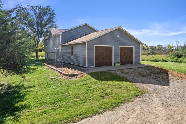 $595,000 | W2723 Highway 18, Helenville, WI 53137