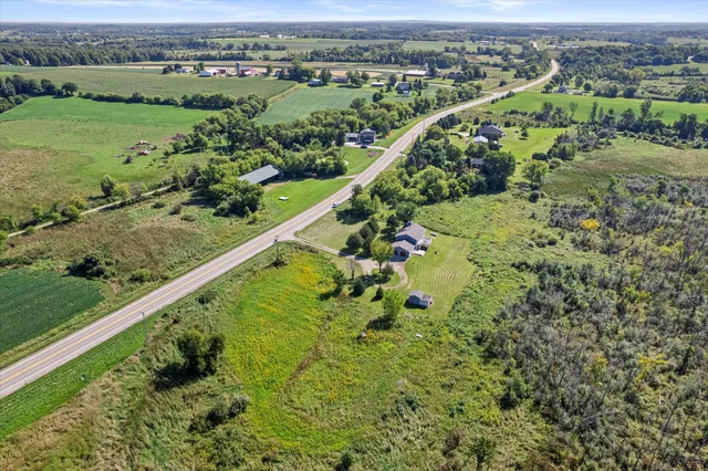 $595,000 | W2723 Highway 18, Helenville, WI 53137