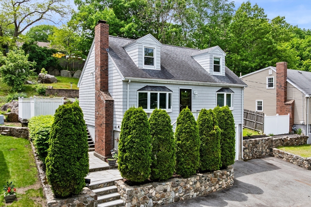 74 Harris Road Lynn, MA 01904 - Photo 2 of 39