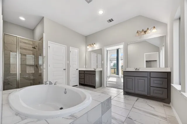 $3,200 | 3610 Brattain Drive, Rosharon, TX 77583