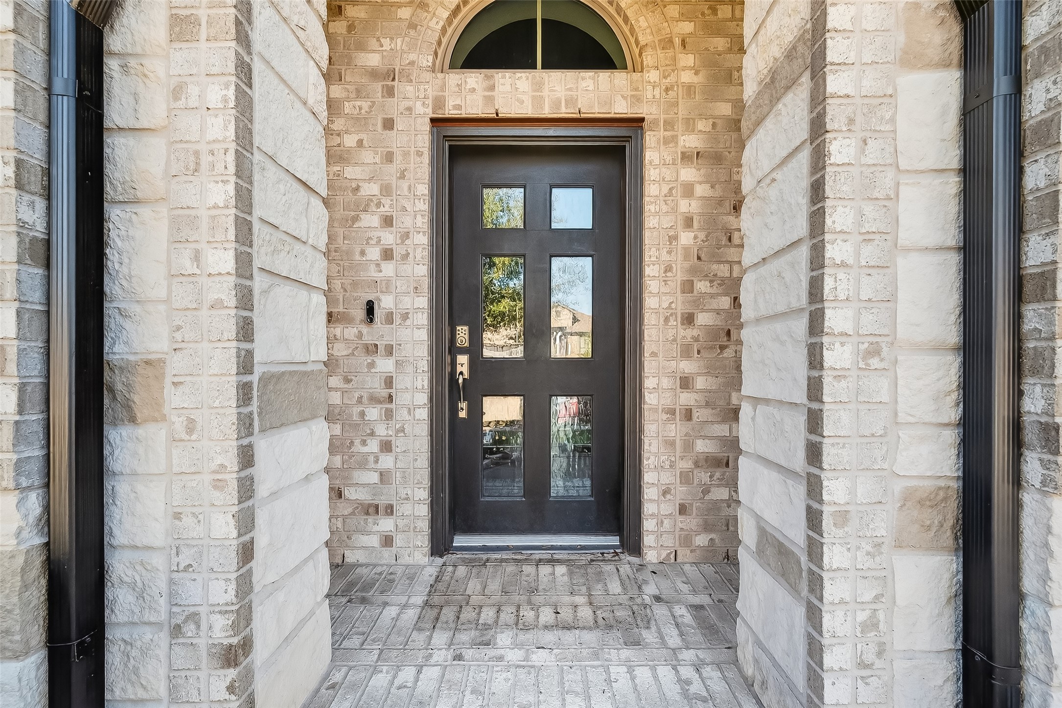 3610 Brattain Drive Rosharon, TX 77583 - Photo 3 of 29