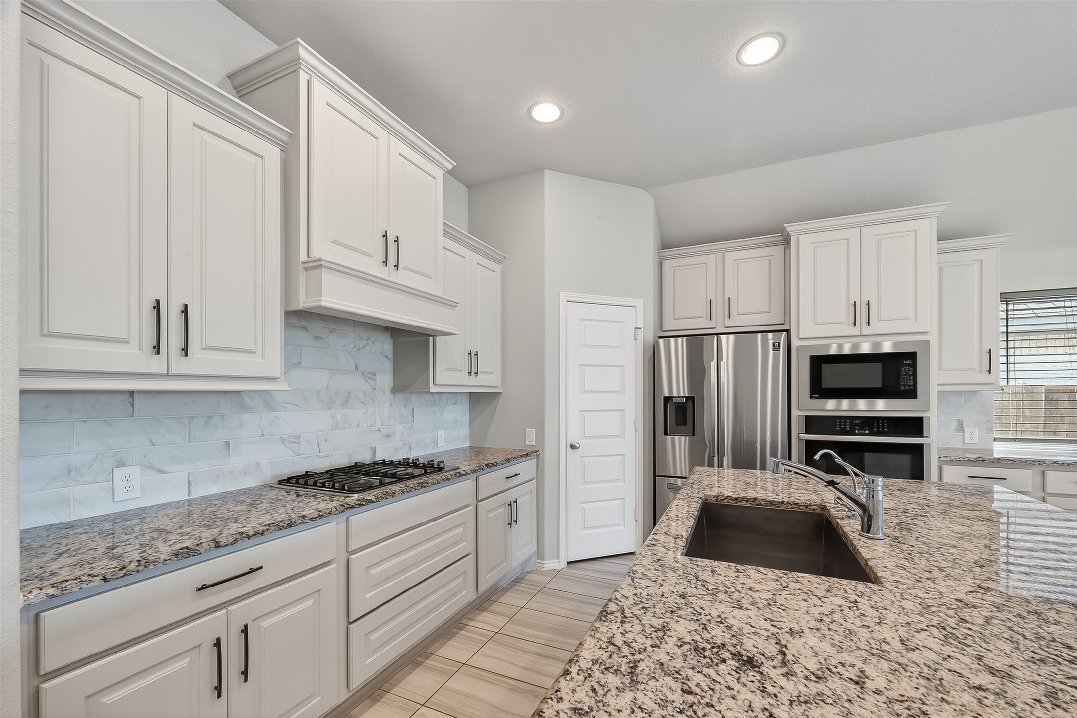 3610 Brattain Drive Rosharon, TX 77583 - Photo 9 of 29