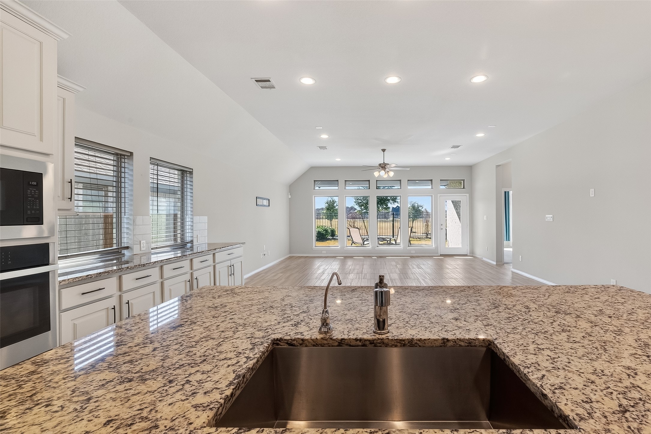 3610 Brattain Drive Rosharon, TX 77583 - Photo 10 of 29