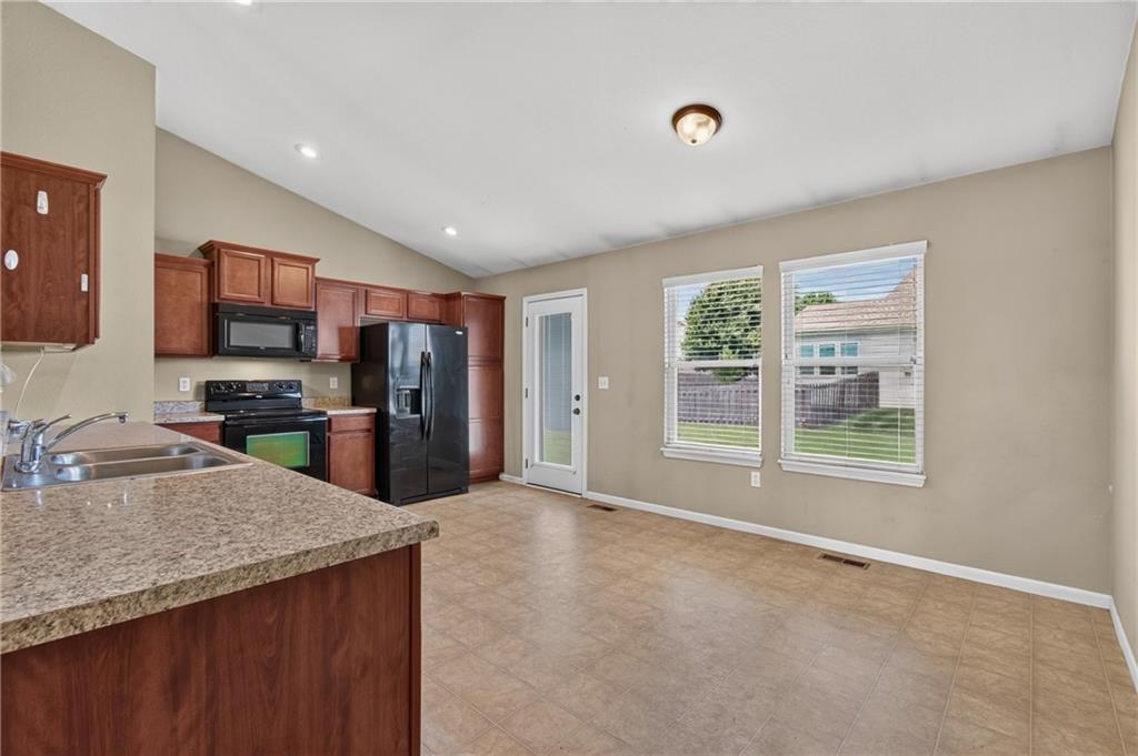1200 Southwest Cornwall Road Raymore, MO 64083 - Photo 11 of 26