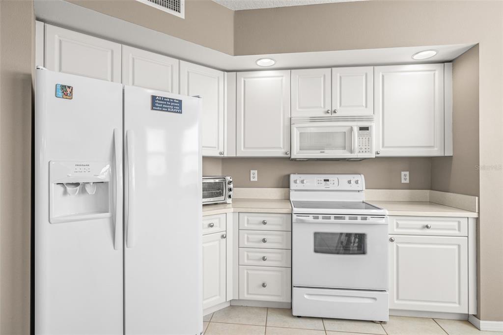 960 Starkey Road, Unit 2501 Largo, FL 33771 - Photo 9 of 37