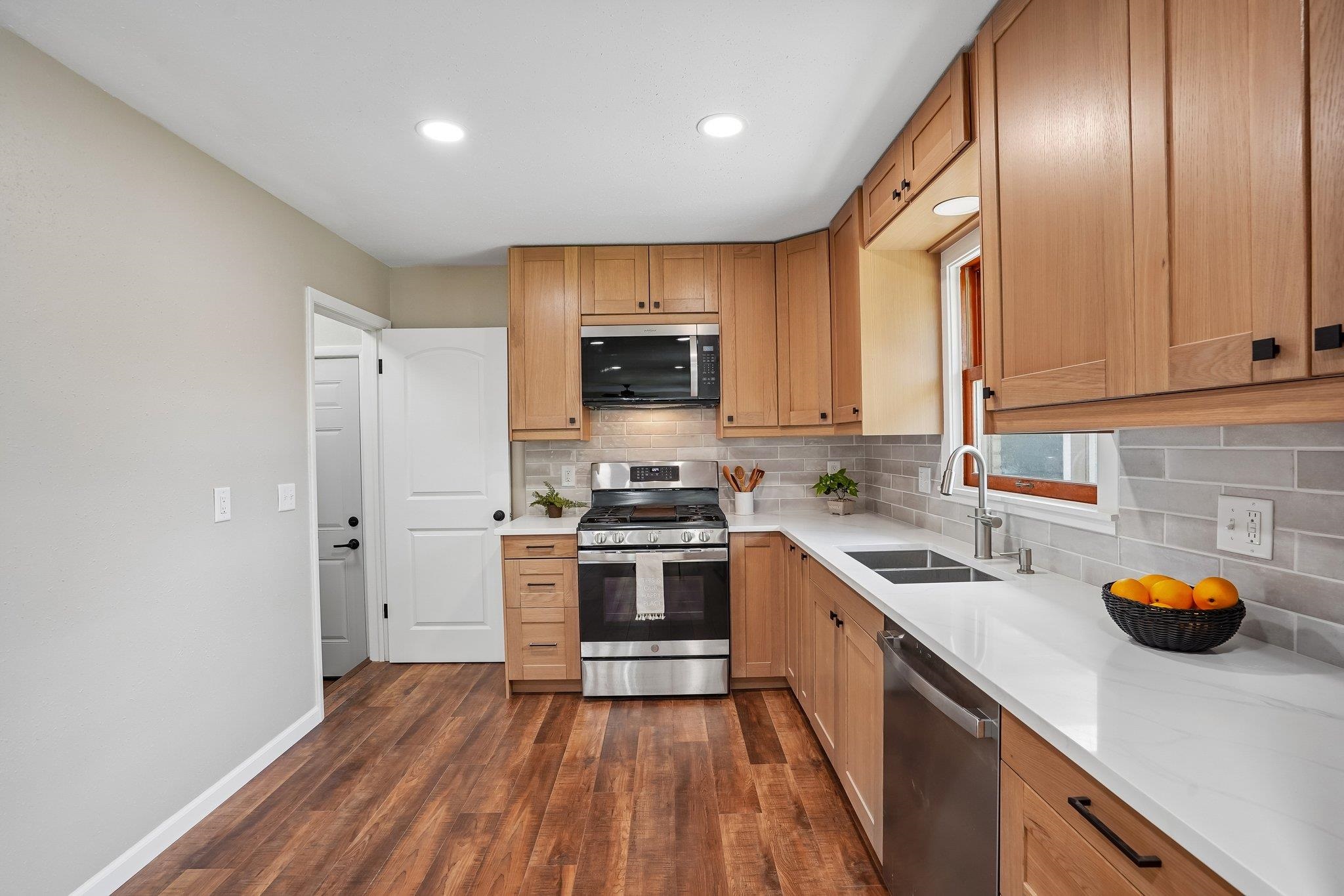 4610 Schofield Street Monona, WI 53716 - Photo 13 of 45