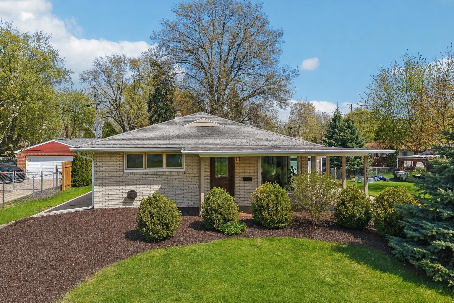 4610 Schofield Street Monona, WI 53716 - Photo 4 of 45