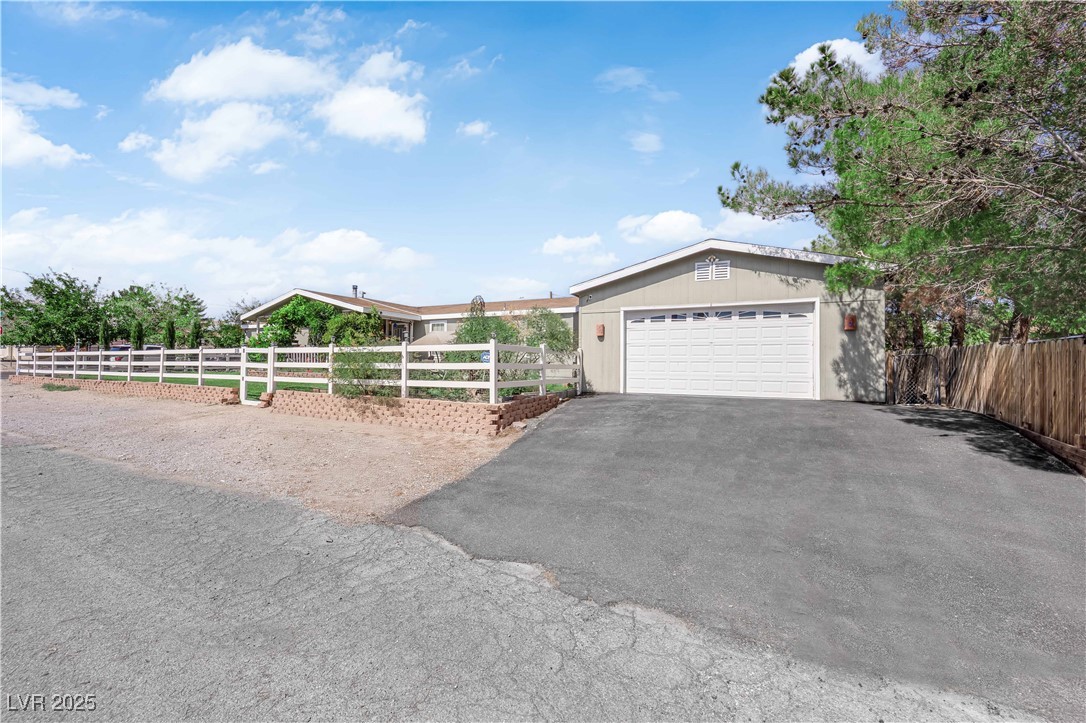 316 Montgomery Street Beatty, NV 89003 - Photo 3 of 62