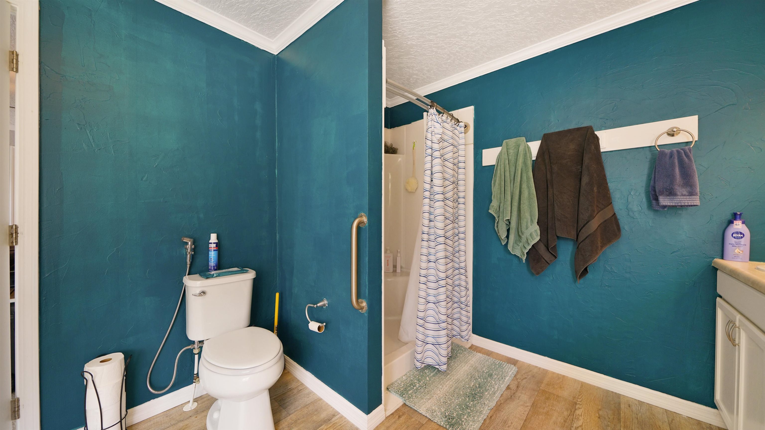 117 Jack Road Palatka, FL 32177 - Photo 15 of 34 a bathroom with a toilet and a shower