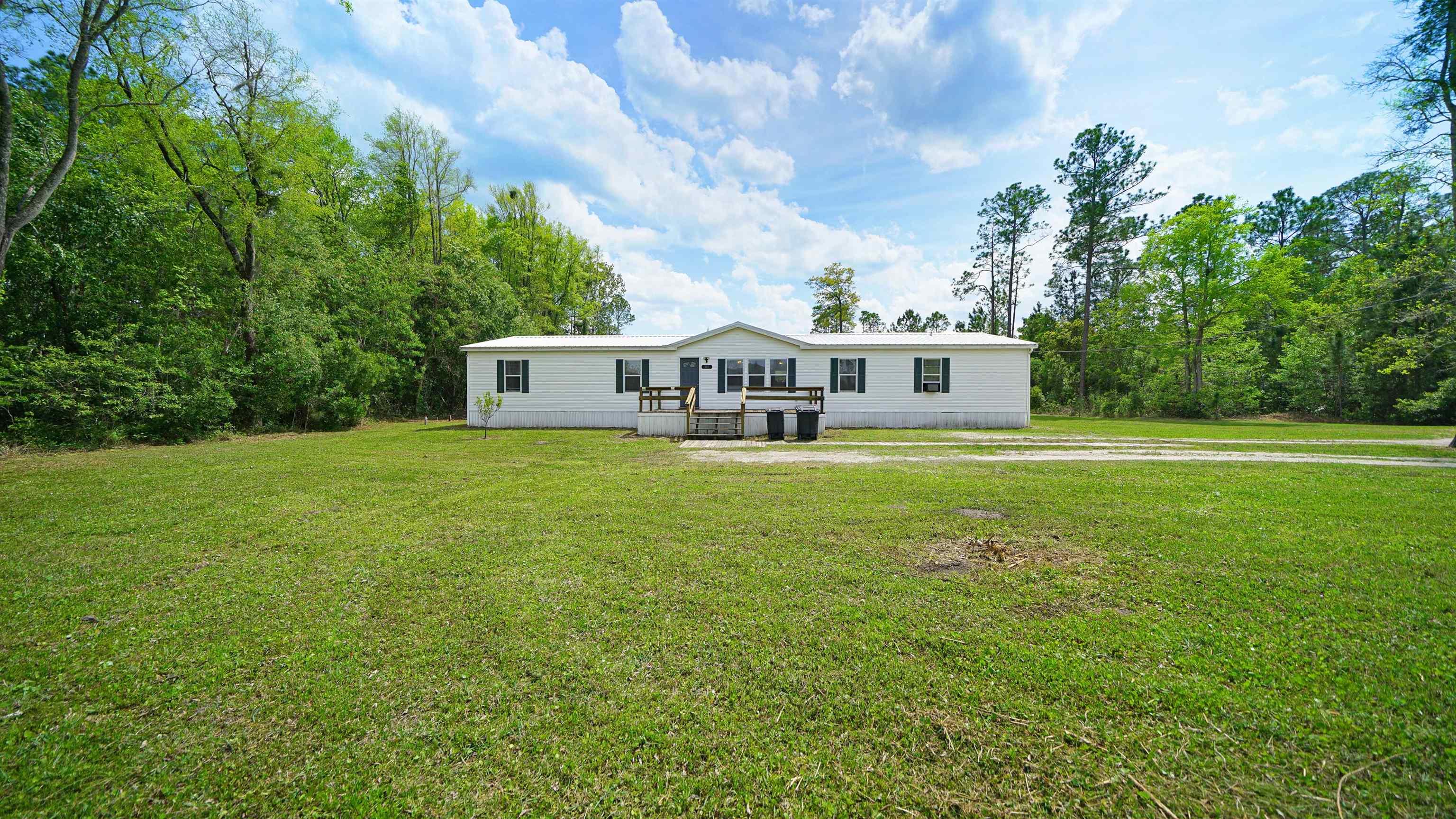 117 Jack Road Palatka, FL 32177 - Photo 33 of 34 a view of a house with a big yard