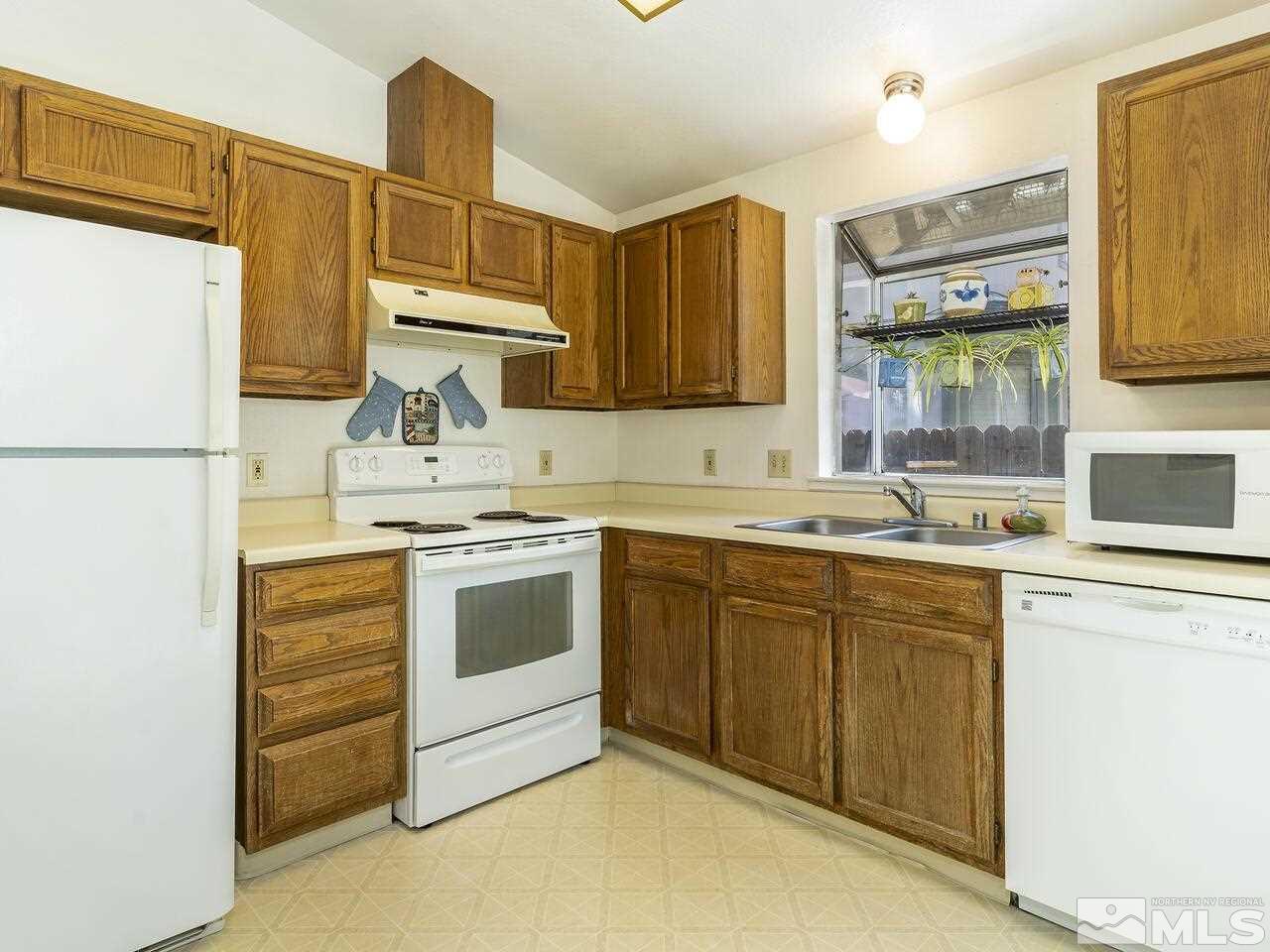 6180 Diplomat Drive Reno, NV 89523 - Photo 7 of 17 Photo 7