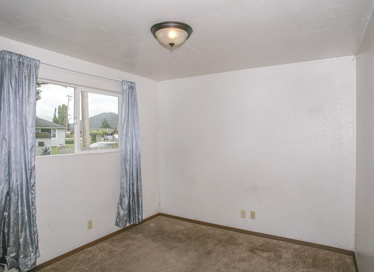 850 Rigby Avenue Rio Dell, CA 95562 - Photo 10 of 23