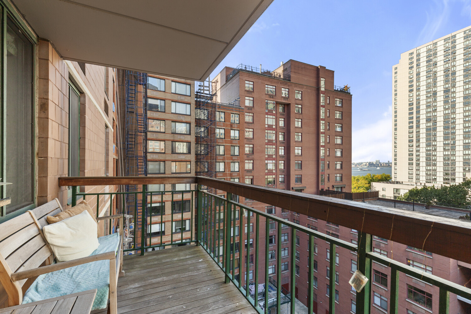 333 Rector Place, Unit 1009 Manhattan, NY 10280 - Photo 9 of 11 Gallery Image 9