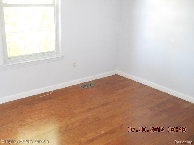 42083 Old Bridge Road Canton, MI 48188 - Photo 12 of 14 DSCN5571.JPG
