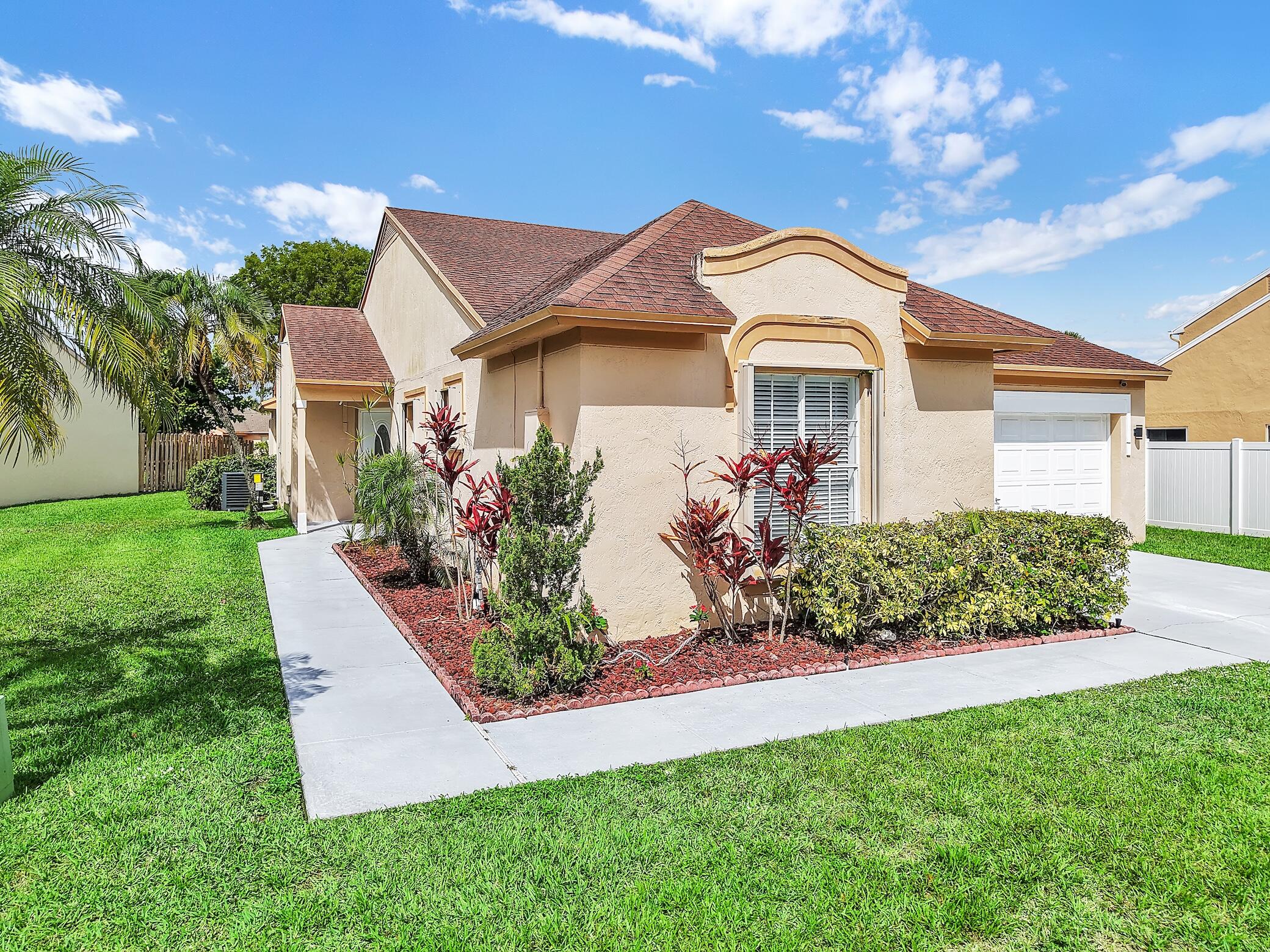 22561 Middletown Drive Boca Raton, FL 33428 - Photo 4 of 47 22561 Middletown Dr Boca Raton - 3