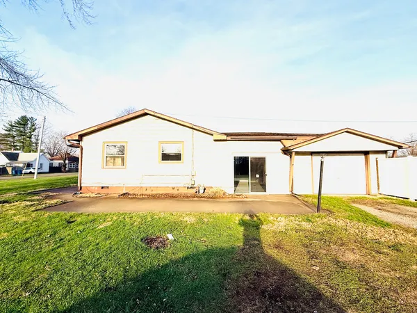 a house view with a outdoor space