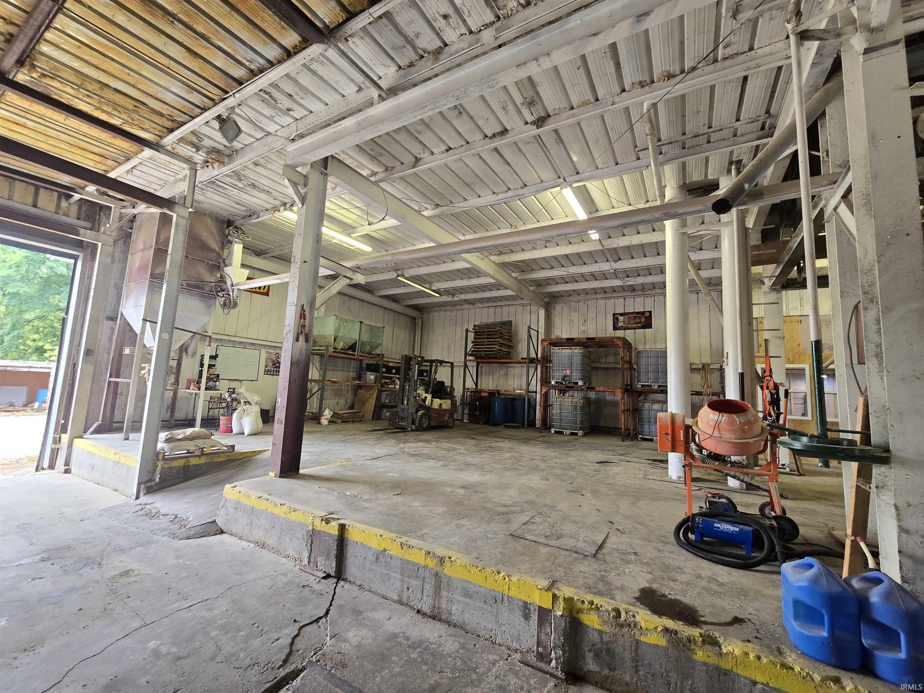 10199 South Wayne Road Warren, IN 46792 - Photo 12 of 29