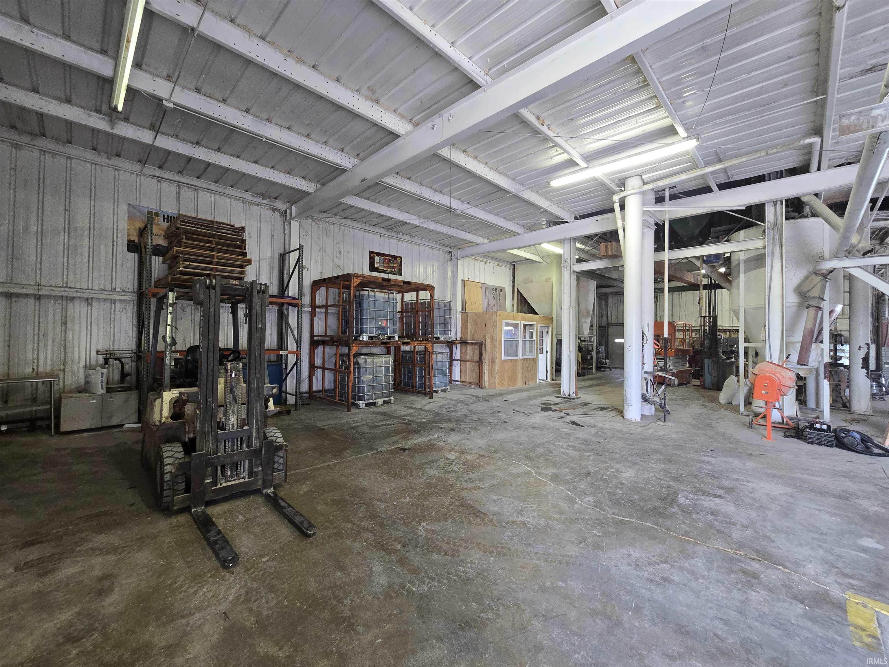 10199 South Wayne Road Warren, IN 46792 - Photo 16 of 29