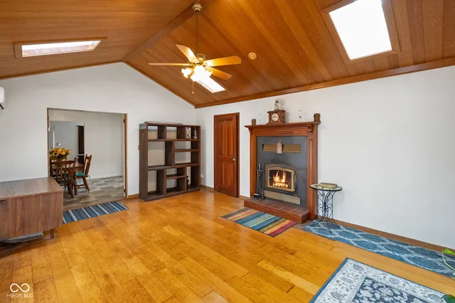 $359,900 | 6979 Rinnie Seitz Road, Nashville, IN 47448