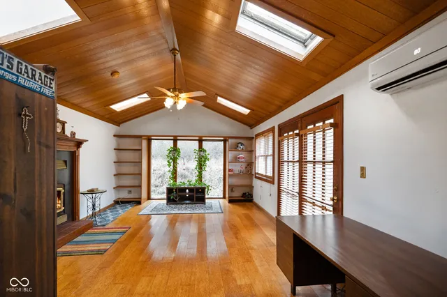 $359,900 | 6979 Rinnie Seitz Road, Nashville, IN 47448