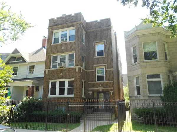 $3,000 | 1319 West Early Avenue, Unit 2, Chicago, IL 60660