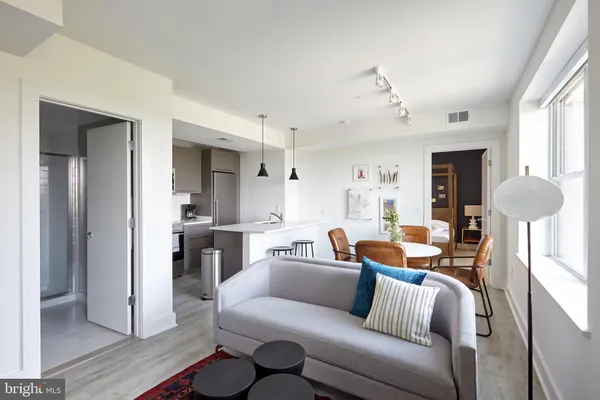 $2,800 | 816 Potomac Avenue Southeast, Unit 202, Washington, DC 20003