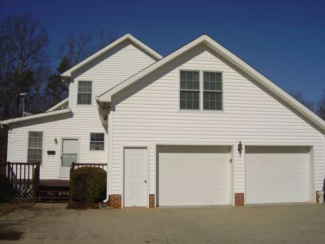 135 Emerald Road Seneca, SC 29678 - Photo 3 of 24 Gallery Image 3