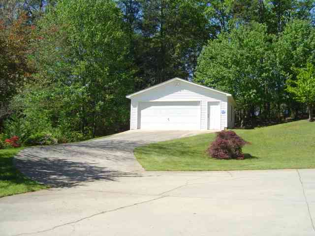 135 Emerald Road Seneca, SC 29678 - Photo 4 of 24 Gallery Image 4