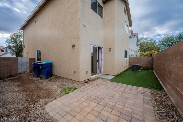 $1,698 | 5283 Broadlake Lane, Las Vegas, NV 89122