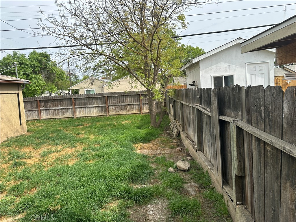 1888 Orchard Lane Merced, CA 95340 - Photo 28 of 28 Large back yard