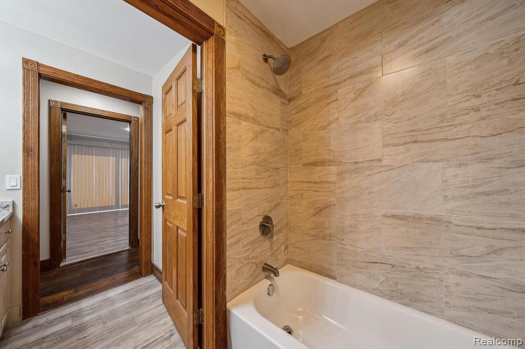 8270 McClements Road Brighton, MI 48114 - Photo 19 of 25 Gallery Image 19