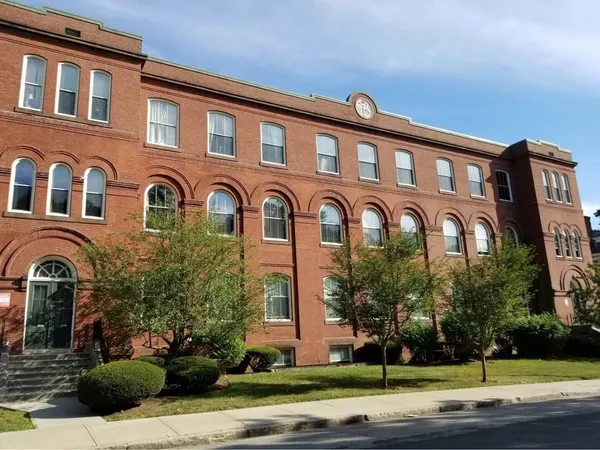 $2,300 | 63 Illinois Street, Unit 104, Worcester, MA 01610