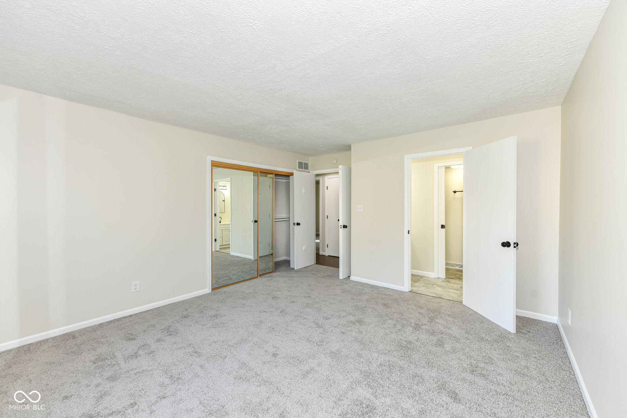 810 Ramblin Road Greenwood, IN 46142 - Photo 17 of 33 Gallery Image 17